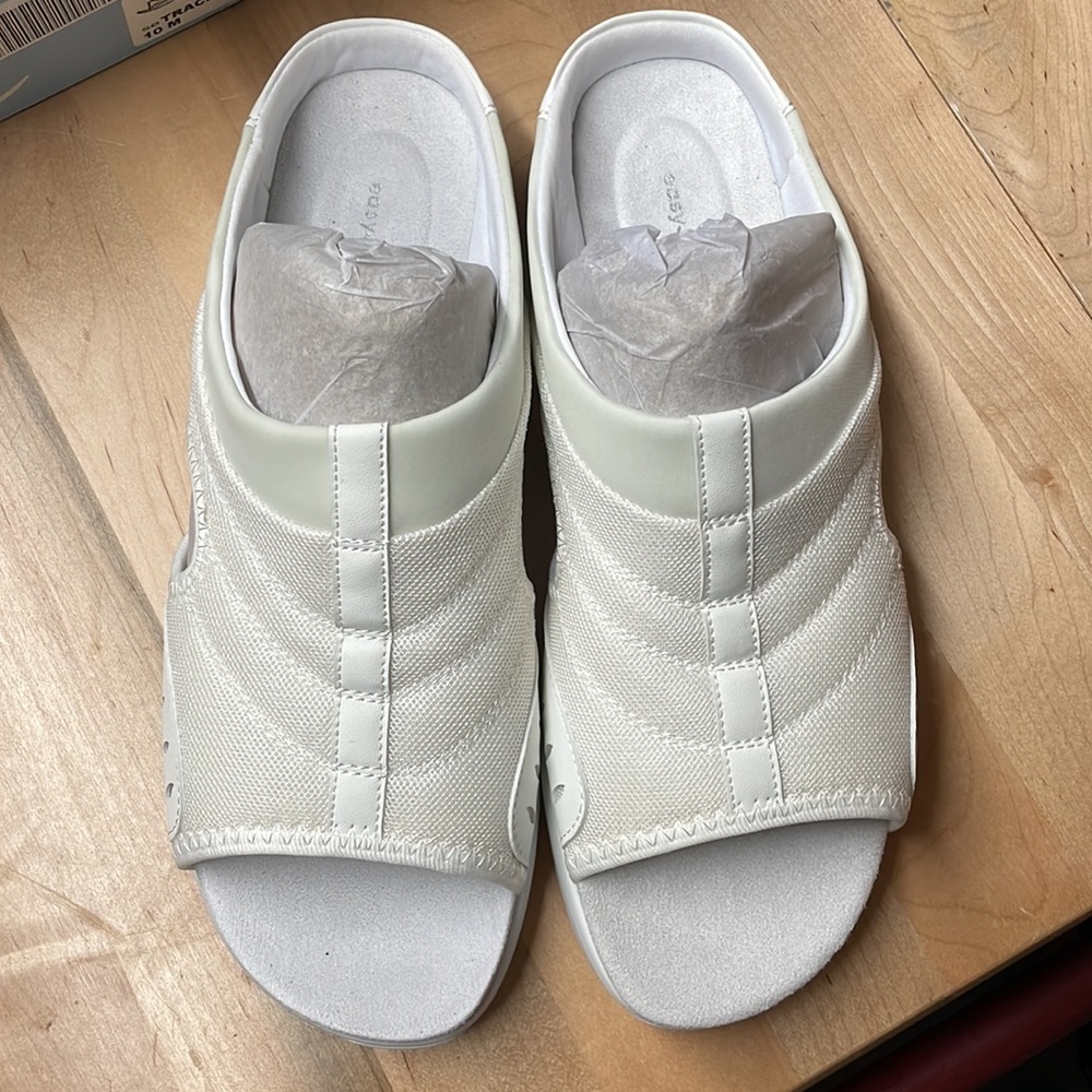 Easy Spirit Traciee White Slip on Sandals